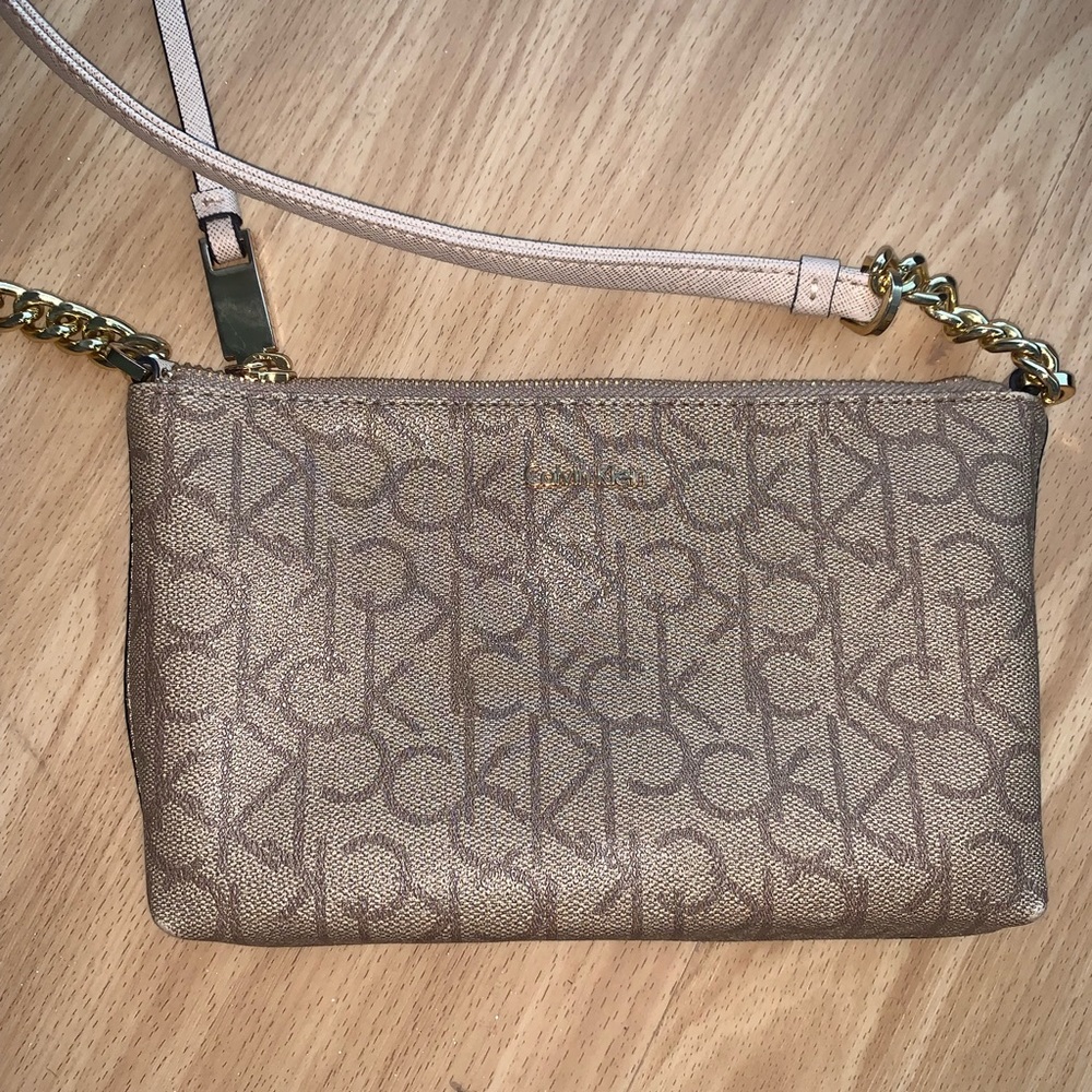 Calvin Klein Logo Crossbody